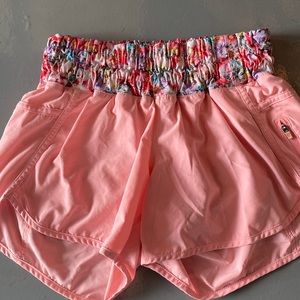Lululemon tracker Shorts